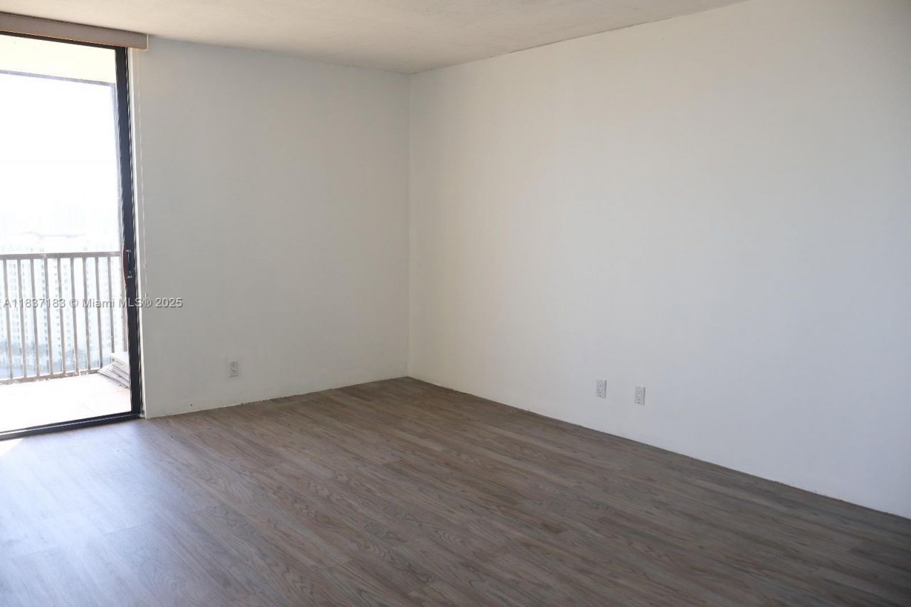 20379 W Country Club Dr, Unit 2636, Aventura, FL 33180 Photo