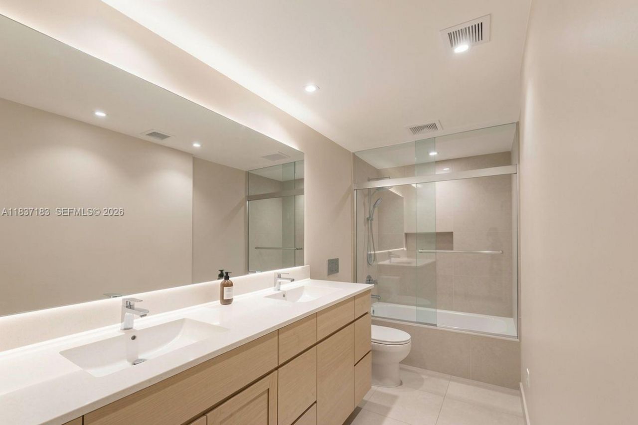 20379 W Country Club Dr, Unit 2636, Aventura, FL 33180 Photo