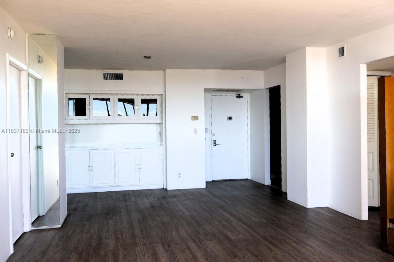 20379 W Country Club Dr, Unit 2636, Aventura, FL 33180 Photo