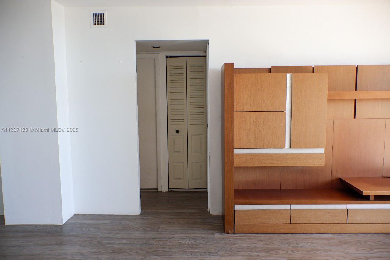 20379 W Country Club Dr, Unit 2636, Aventura, FL 33180 Photo