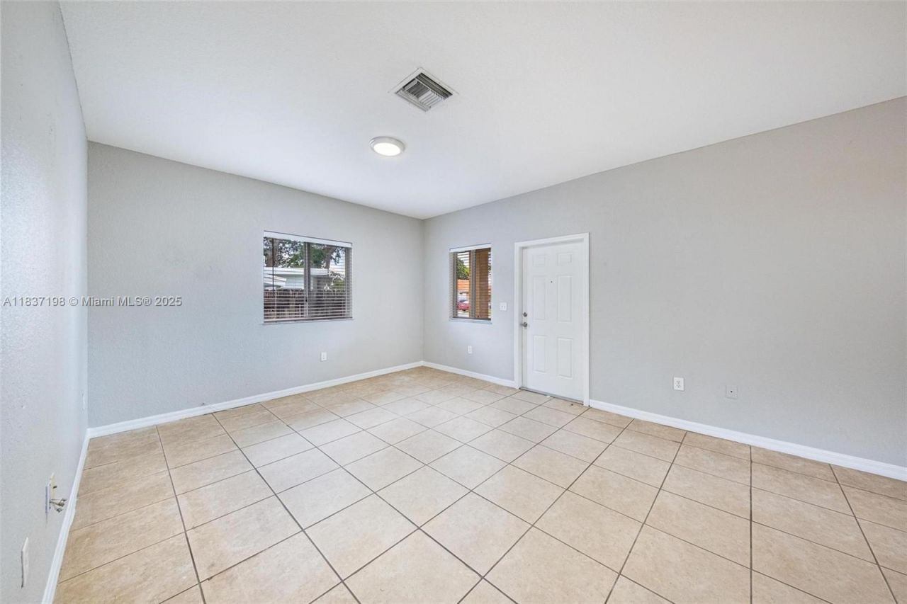 6124 SW 39th St, Miramar, FL 33023 Photo