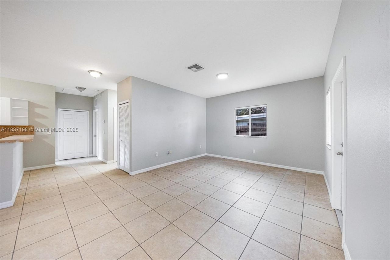 6124 SW 39th St, Miramar, FL 33023 Photo