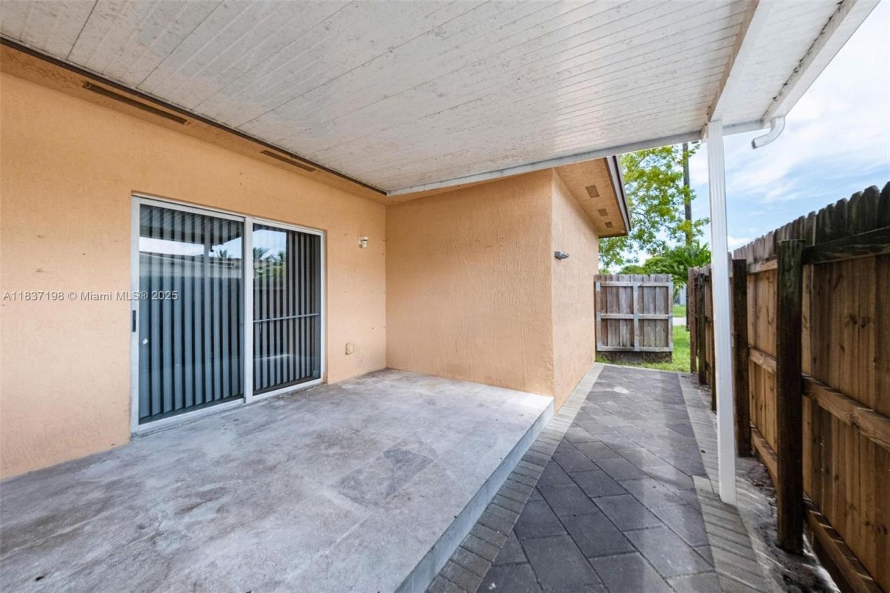 6124 SW 39th St, Miramar, FL 33023 Photo