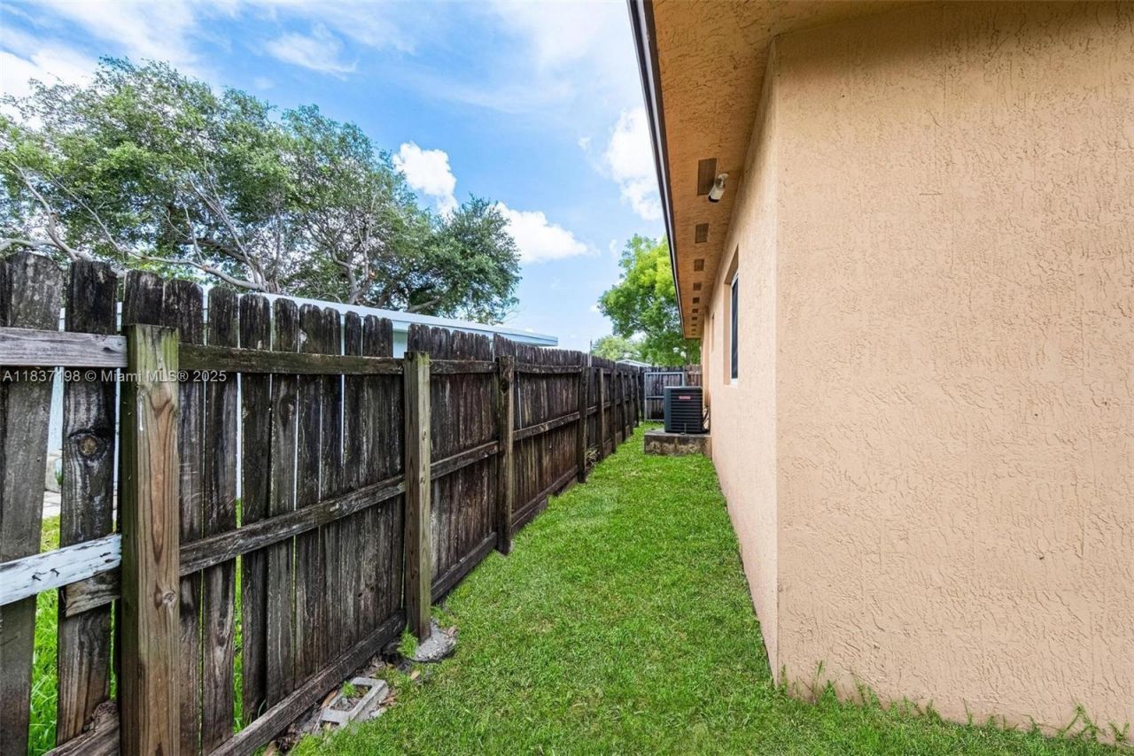 6124 SW 39th St, Miramar, FL 33023 Photo