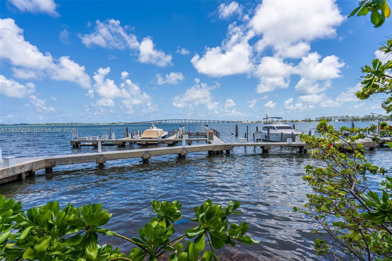 1643 Brickell Ave, Unit 1406, Miami, FL 33129 Photo