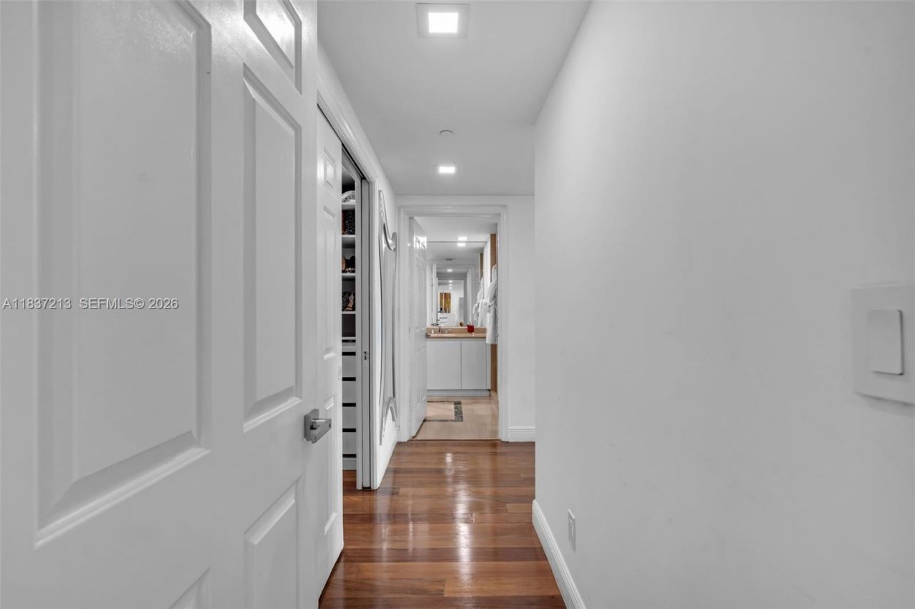 1643 Brickell Ave, Unit 1406, Miami, FL 33129 Photo