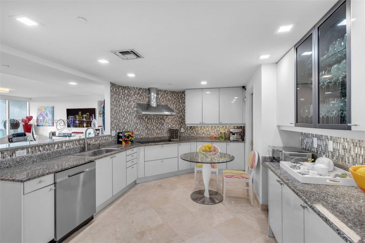 1643 Brickell Ave, Unit 1406, Miami, FL 33129 Photo