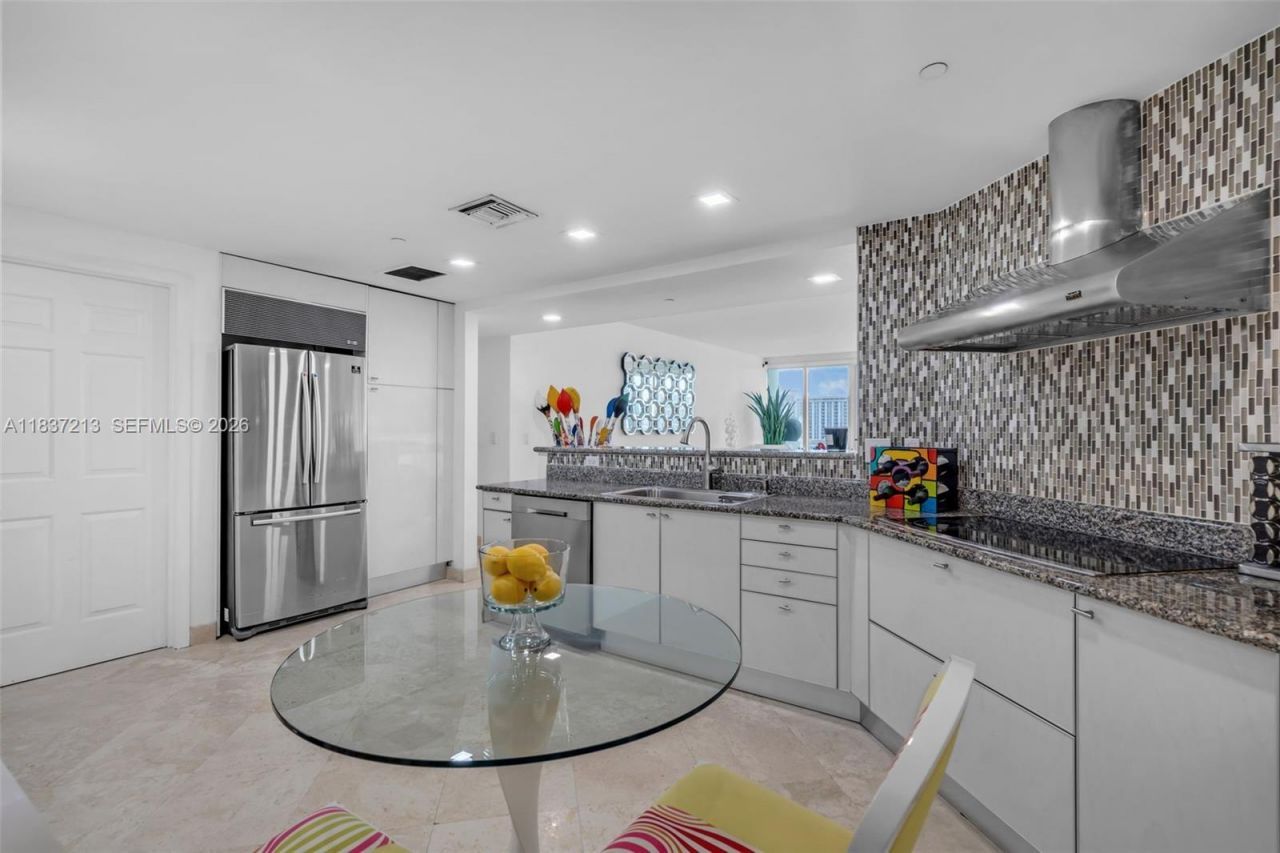 1643 Brickell Ave, Unit 1406, Miami, FL 33129 Photo