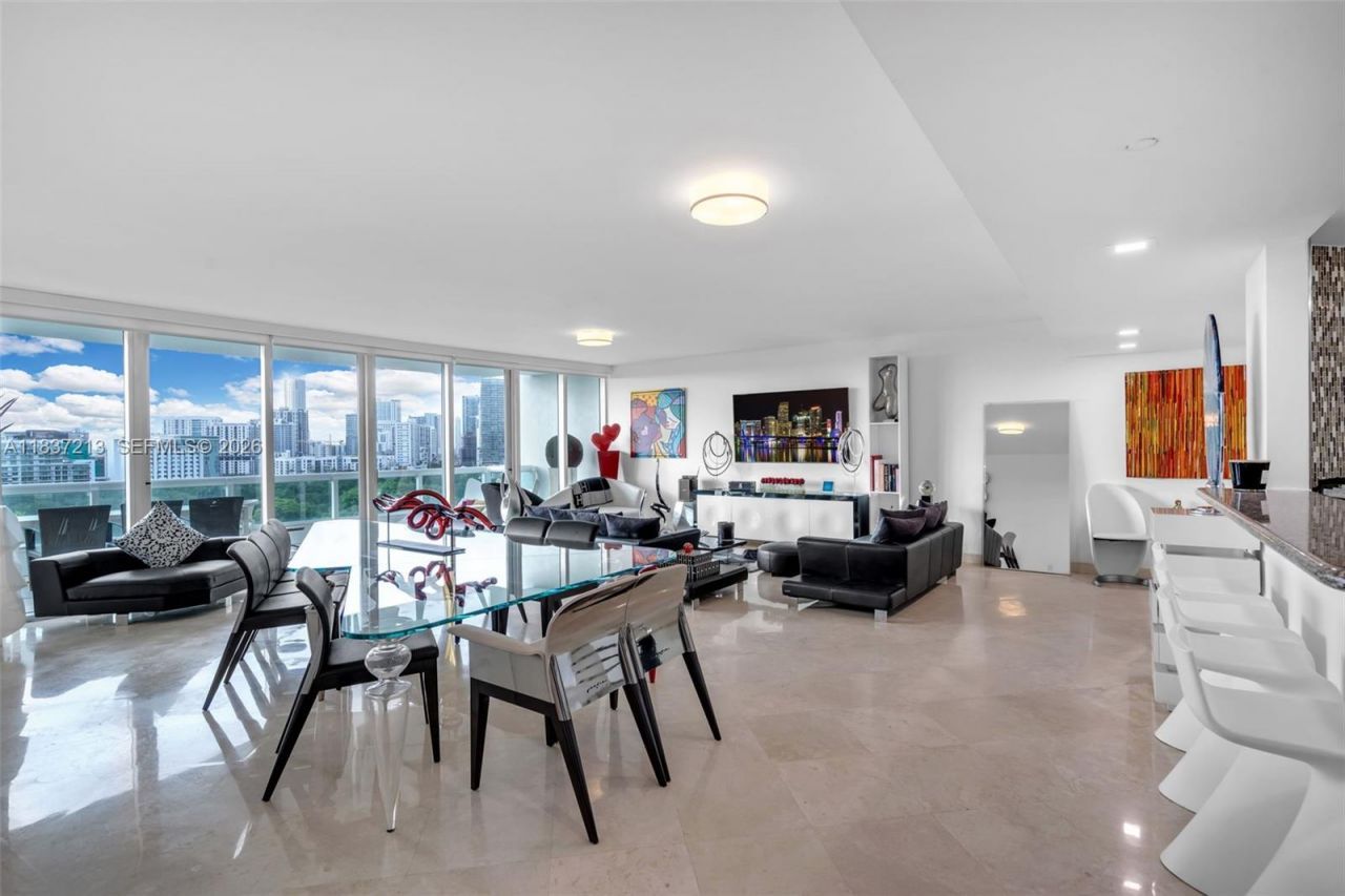 1643 Brickell Ave, Unit 1406, Miami, FL 33129 Photo