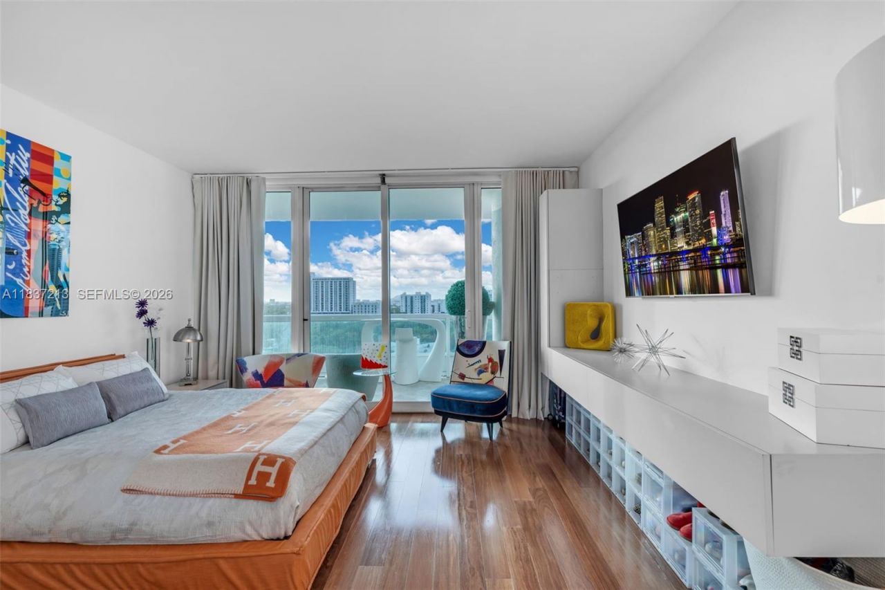 1643 Brickell Ave, Unit 1406, Miami, FL 33129 Photo