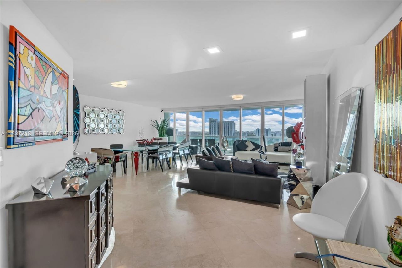 1643 Brickell Ave, Unit 1406, Miami, FL 33129 Photo