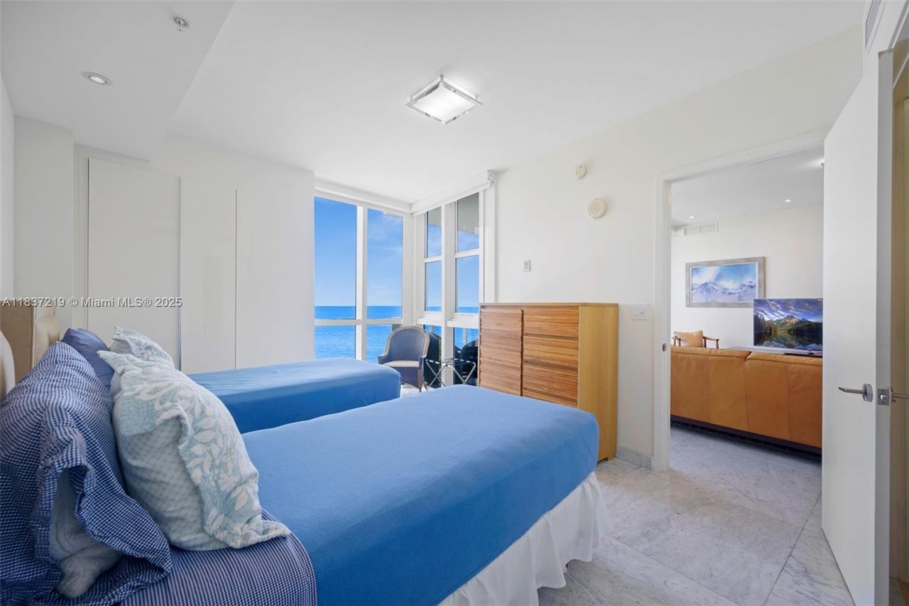 18201 Collins Ave, Unit 1006, Sunny Isles Beach, FL 33160 Photo