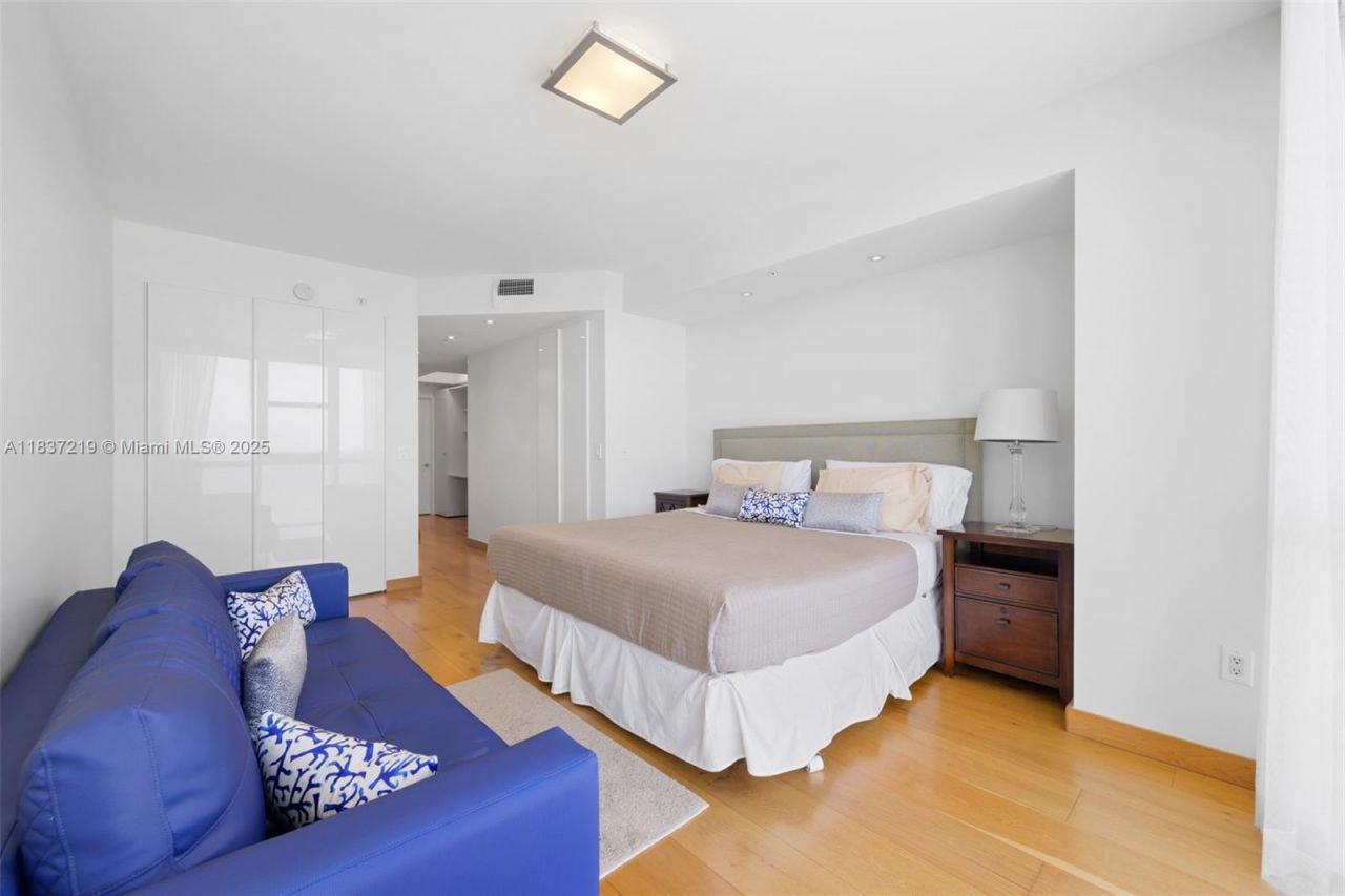 18201 Collins Ave, Unit 1006, Sunny Isles Beach, FL 33160 Photo