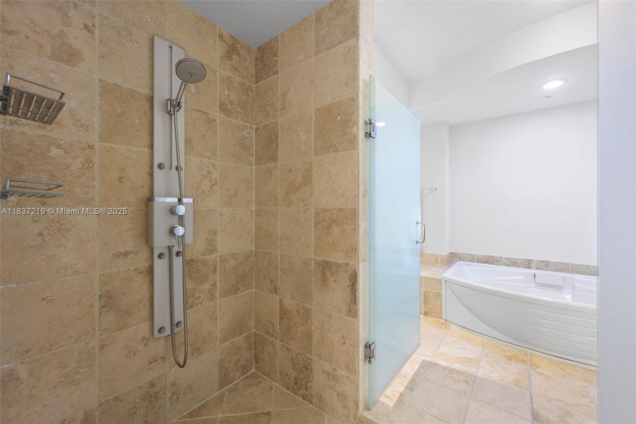 18201 Collins Ave, Unit 1006, Sunny Isles Beach, FL 33160 Photo