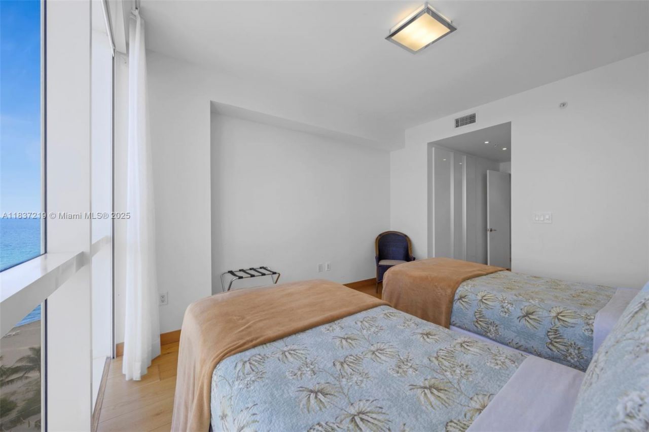 18201 Collins Ave, Unit 1006, Sunny Isles Beach, FL 33160 Photo