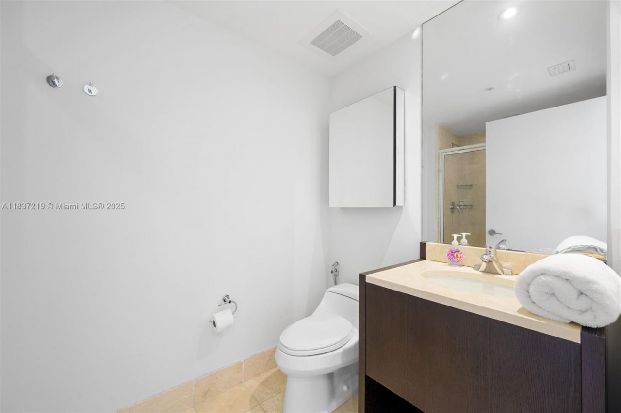 18201 Collins Ave, Unit 1006, Sunny Isles Beach, FL 33160 Photo