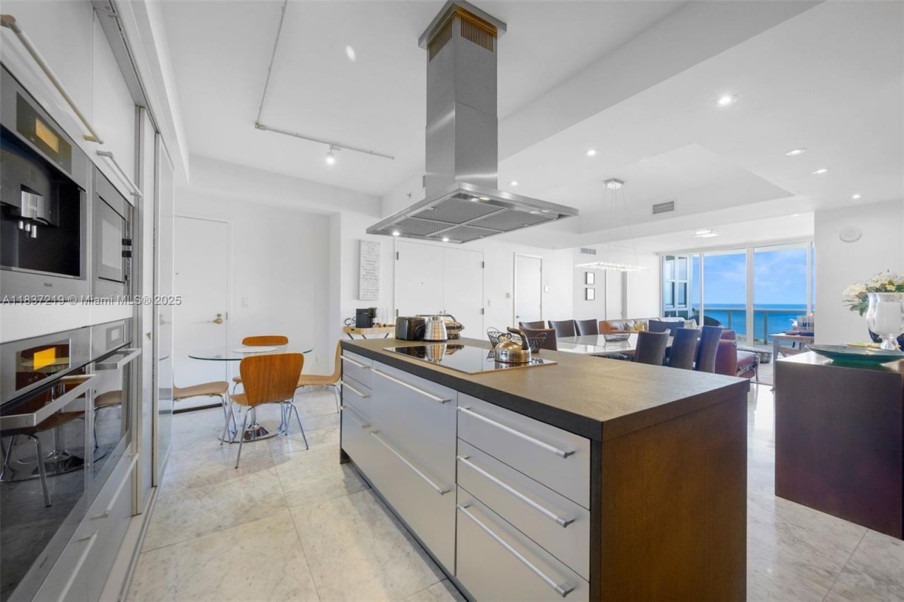 18201 Collins Ave, Unit 1006, Sunny Isles Beach, FL 33160 Photo