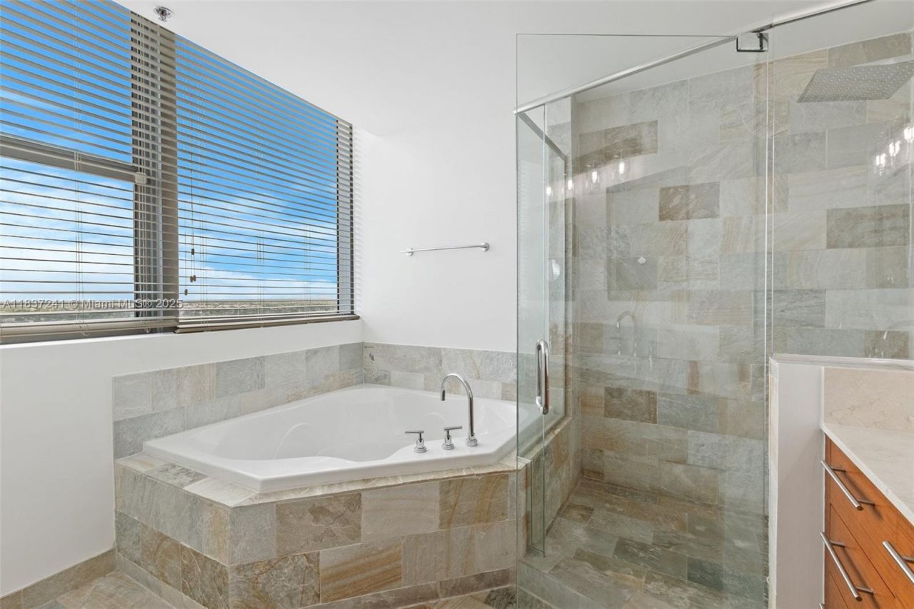 2681 N Flamingo Rd, Unit 2508S, Sunrise, FL 33323 Photo