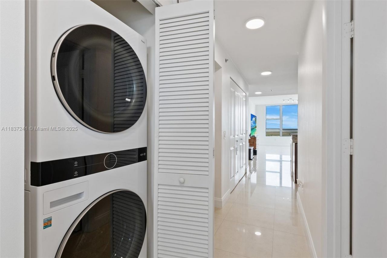 2681 N Flamingo Rd, Unit 2508S, Sunrise, FL 33323 Photo