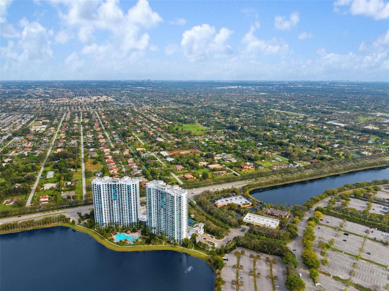 2681 N Flamingo Rd, Unit 2508S, Sunrise, FL 33323 Photo