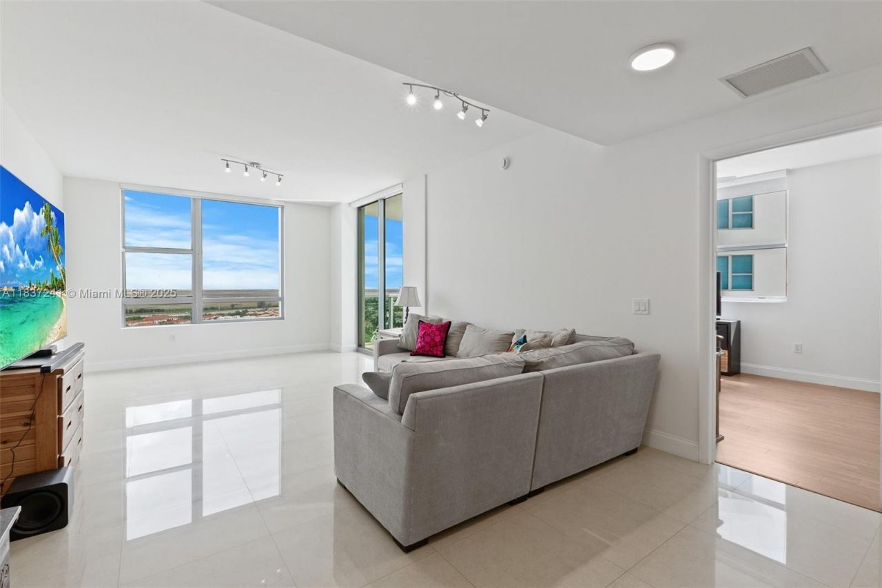 2681 N Flamingo Rd, Unit 2508S, Sunrise, FL 33323 Photo