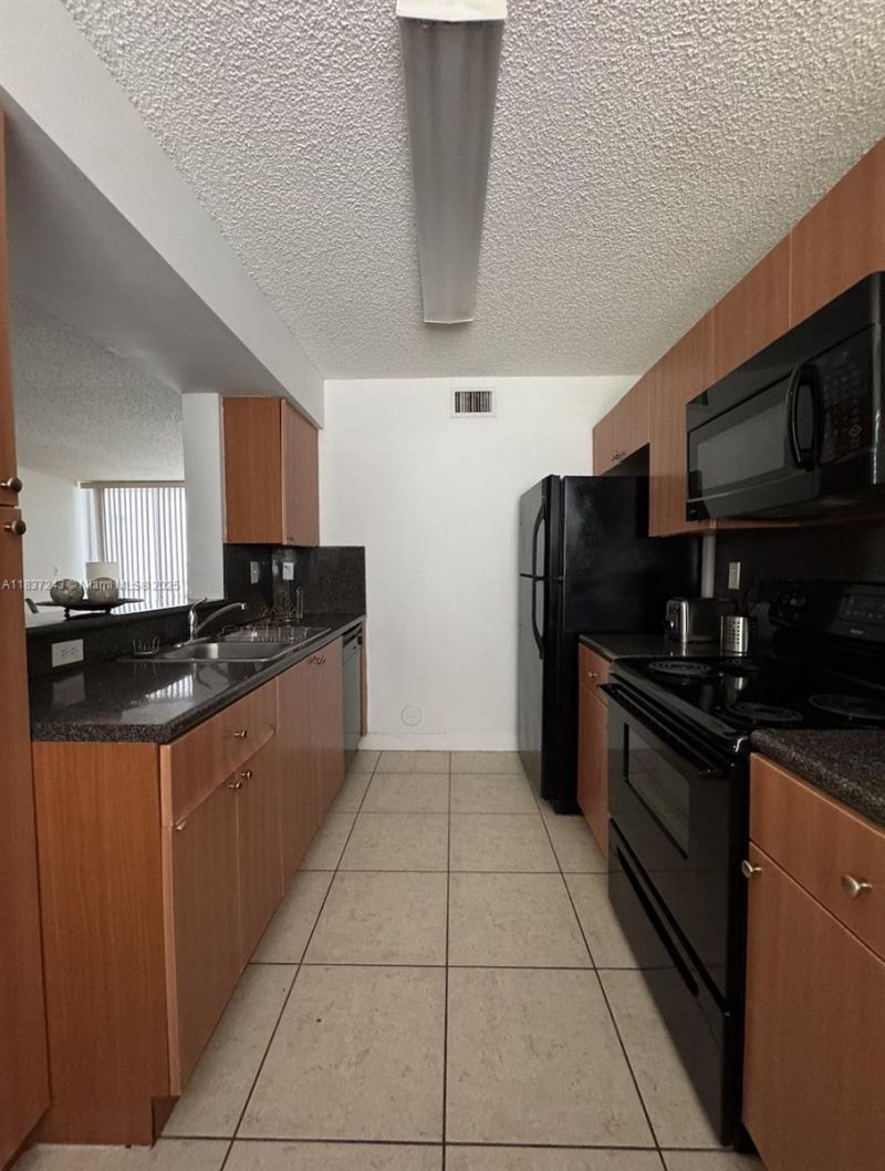 9755 NW 48th Ter, Unit 321, Doral, FL 33178 Photo