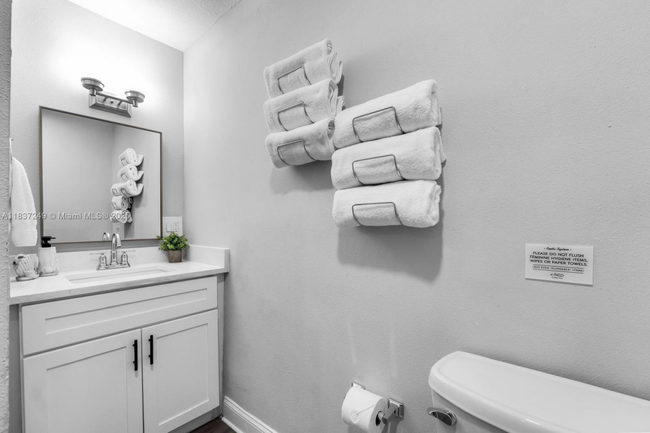 809 E Glen Oak, Clearwater, FL 33759 Photo