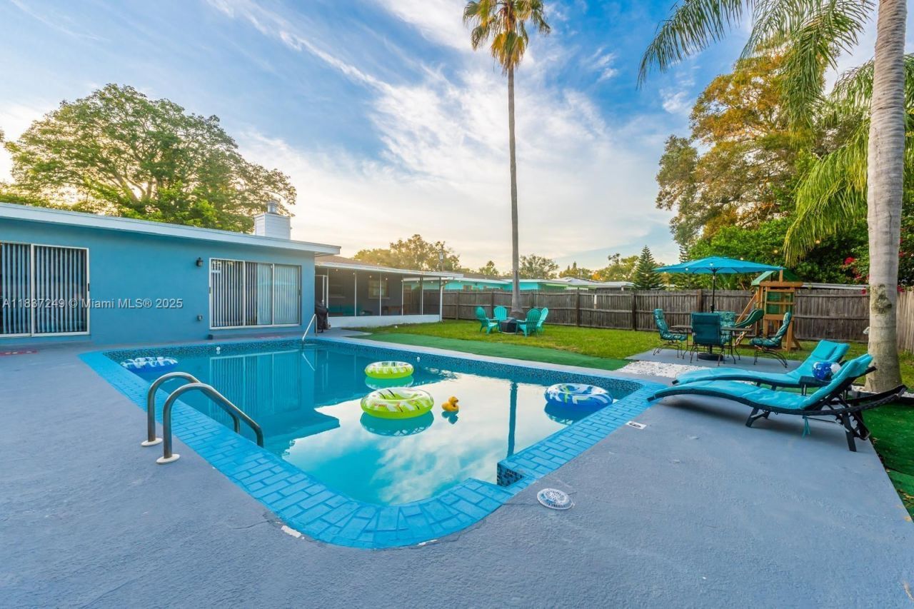 809 E Glen Oak, Clearwater, FL 33759 Photo