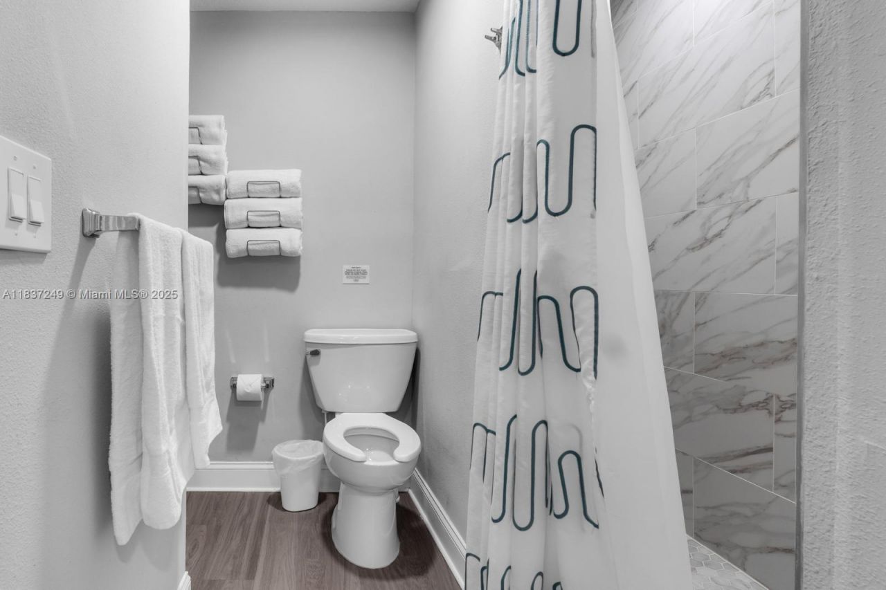 809 E Glen Oak, Clearwater, FL 33759 Photo