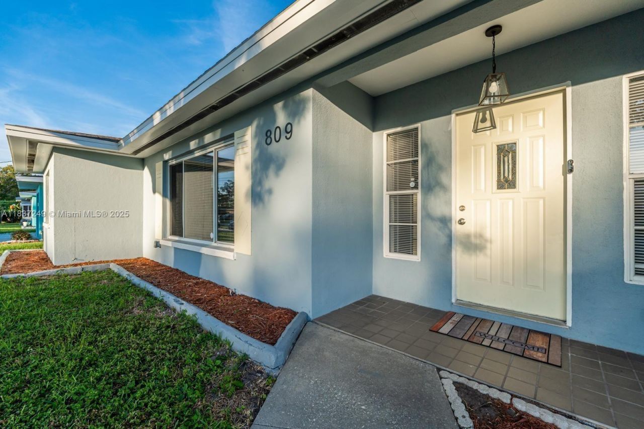 809 E Glen Oak, Clearwater, FL 33759 Photo