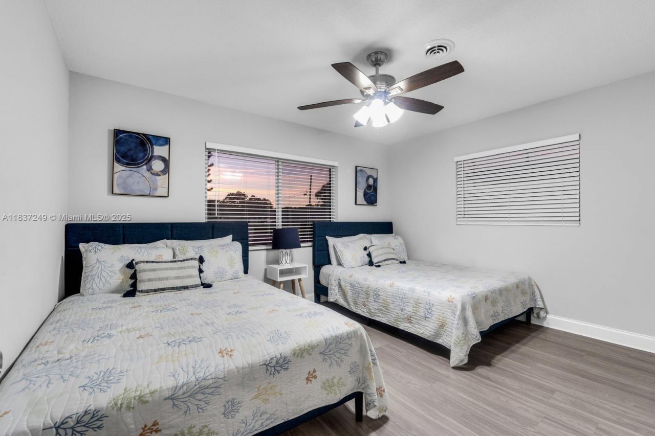 809 E Glen Oak, Clearwater, FL 33759 Photo