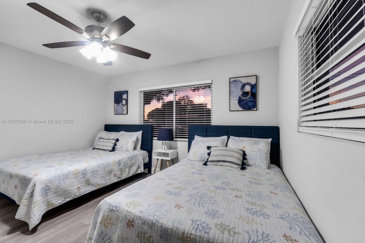 809 E Glen Oak, Clearwater, FL 33759 Photo