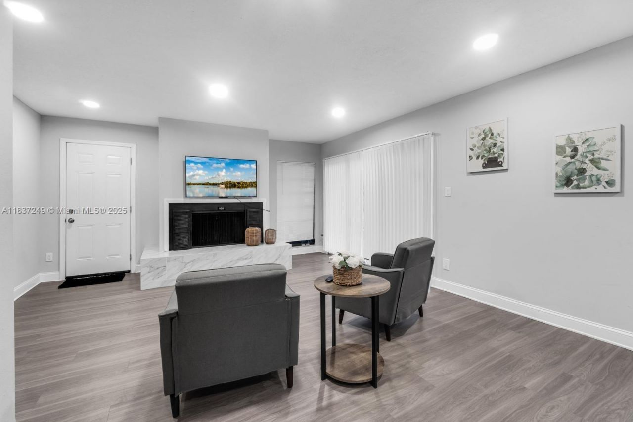 809 E Glen Oak, Clearwater, FL 33759 Photo