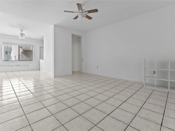 1165 Marseille Dr, Unit 33, Miami Beach, FL 33141