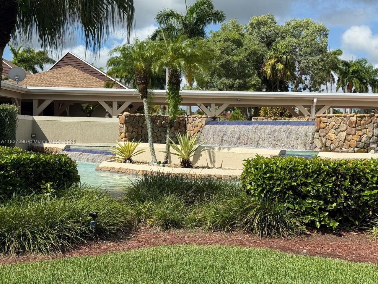 15320 SW 53rd St, Miami, FL 33185 Photo