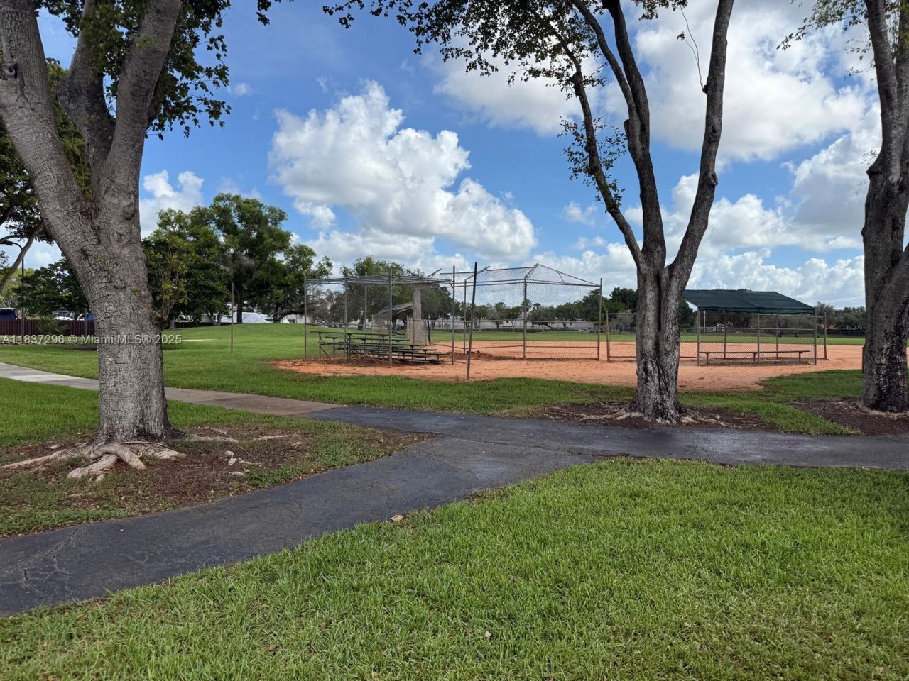 15320 SW 53rd St, Miami, FL 33185 Photo