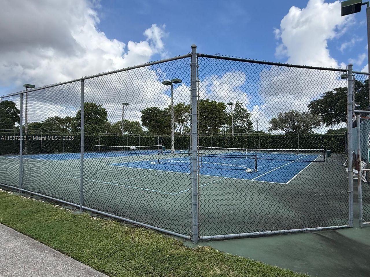 15320 SW 53rd St, Miami, FL 33185 Photo