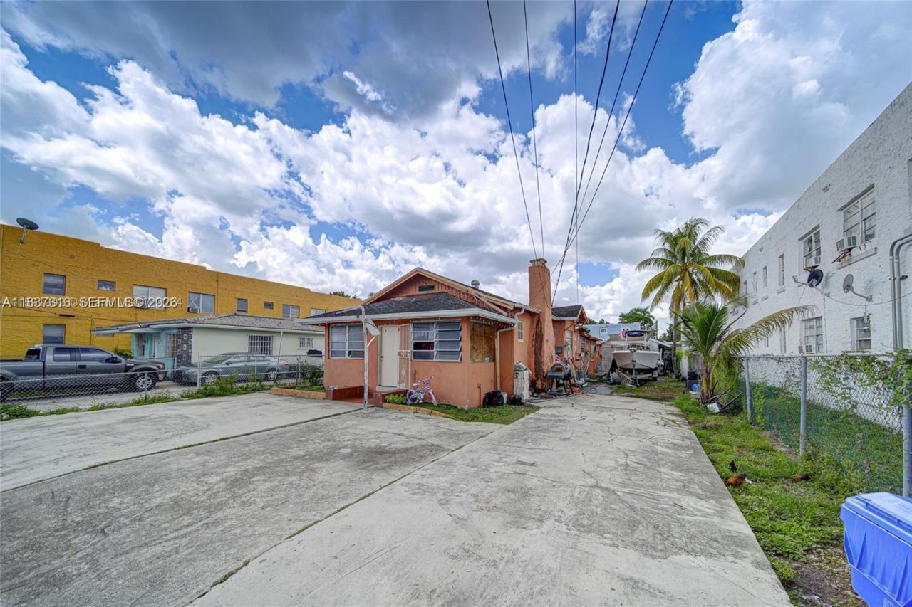 Please Call For Address, Miami, FL 33125 Photo