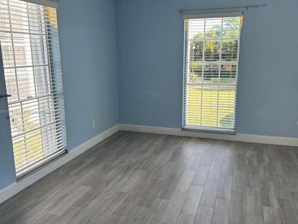 661 N University Dr, Unit 1-201, Pembroke Pines, FL 33024