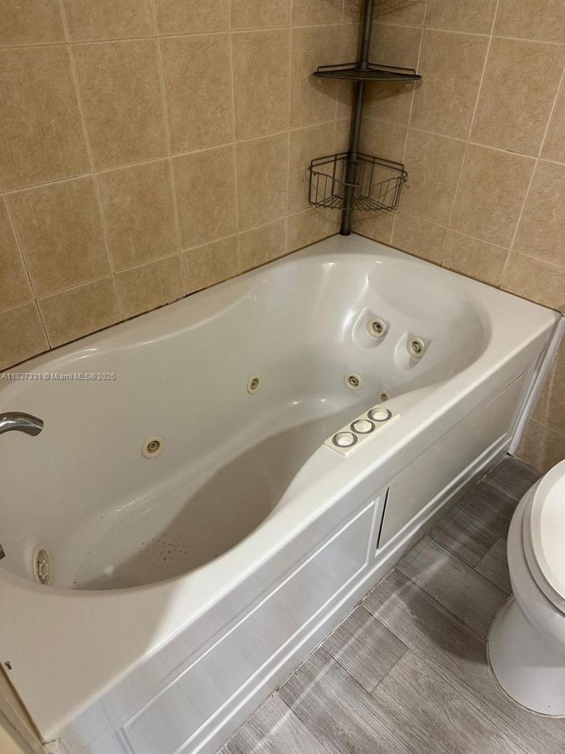 661 N University Dr, Unit 1-201, Pembroke Pines, FL 33024 Photo