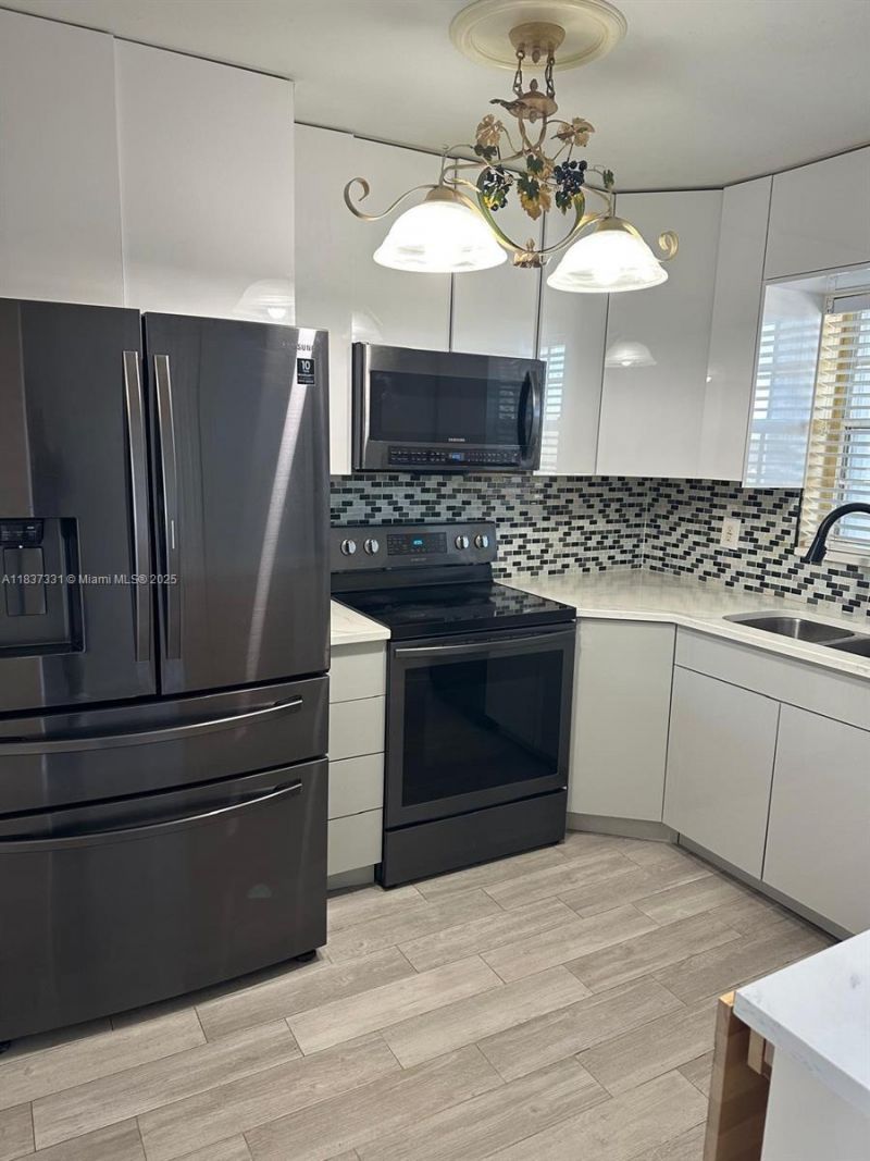 661 N University Dr, Unit 1-201, Pembroke Pines, FL 33024 Photo