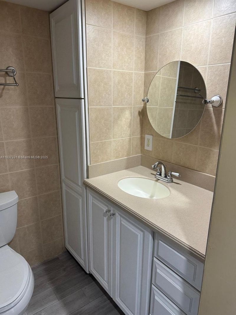 661 N University Dr, Unit 1-201, Pembroke Pines, FL 33024 Photo