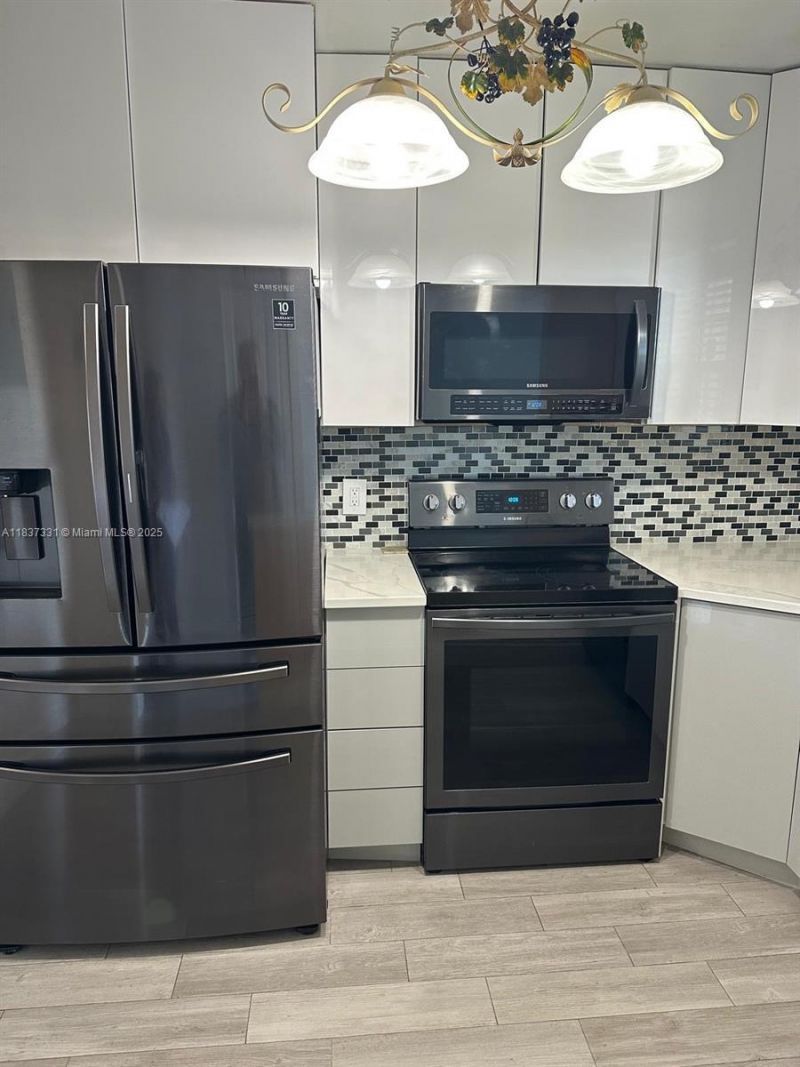 661 N University Dr, Unit 1-201, Pembroke Pines, FL 33024 Photo