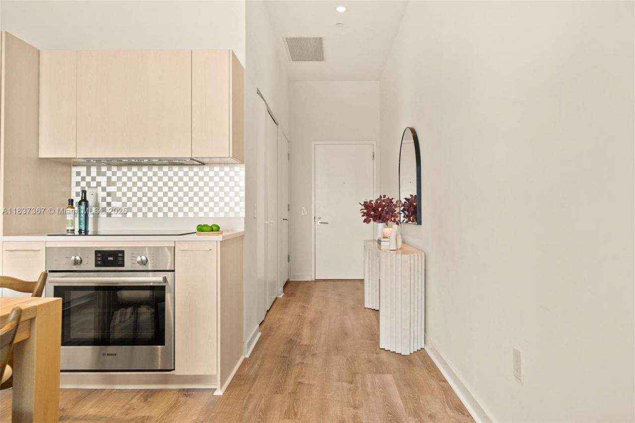 501 NE 31st St, Unit 410, Miami, FL 33137 Photo