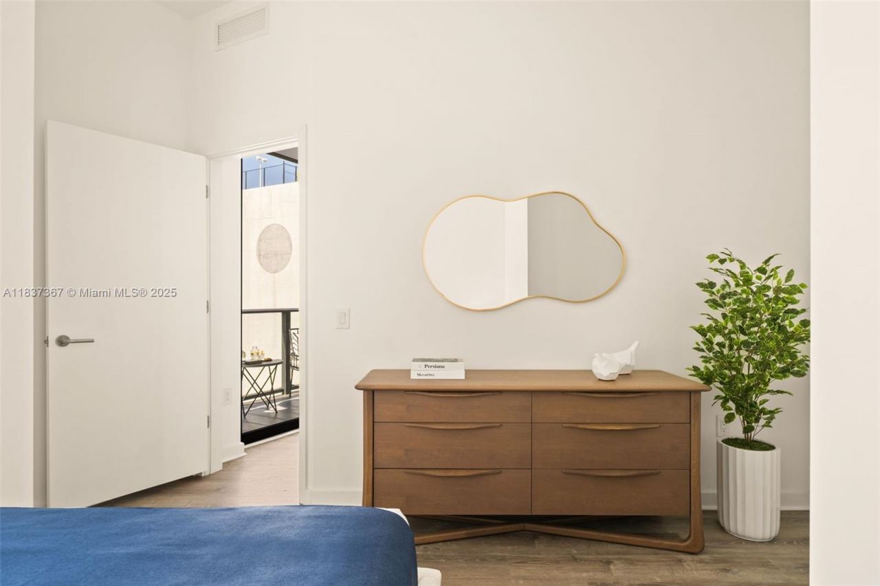 501 NE 31st St, Unit 410, Miami, FL 33137 Photo