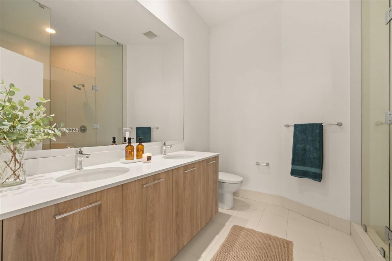 501 NE 31st St, Unit 410, Miami, FL 33137 Photo