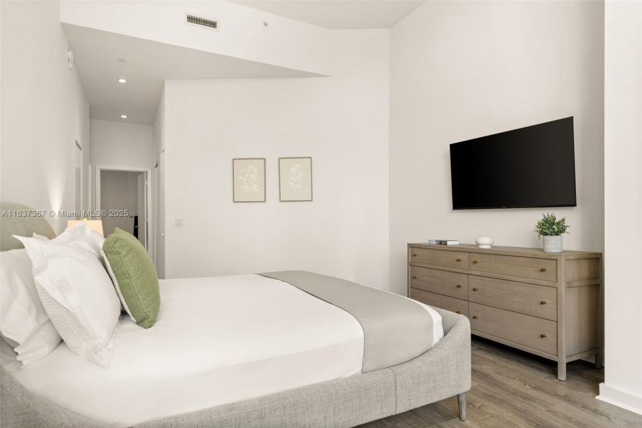501 NE 31st St, Unit 410, Miami, FL 33137 Photo