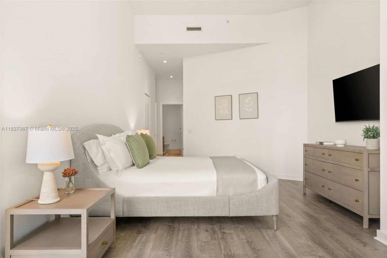 501 NE 31st St, Unit 410, Miami, FL 33137 Photo