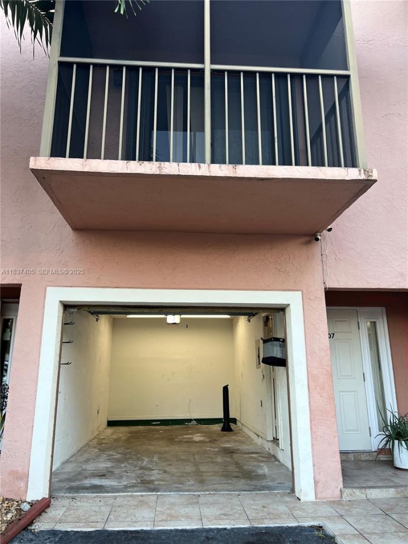 9850 Hammocks Blvd, Unit 107, Miami, FL 33196 Photo