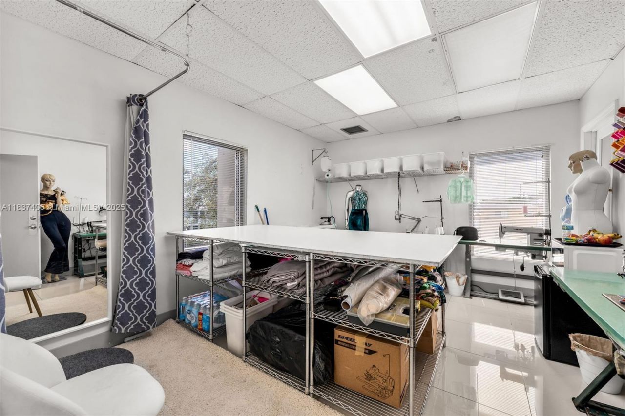 516 NW 57th Ave, Miami, FL 33126 Photo